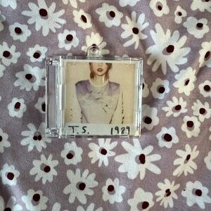 Taylor Swift 1989 Mini Album Keychain